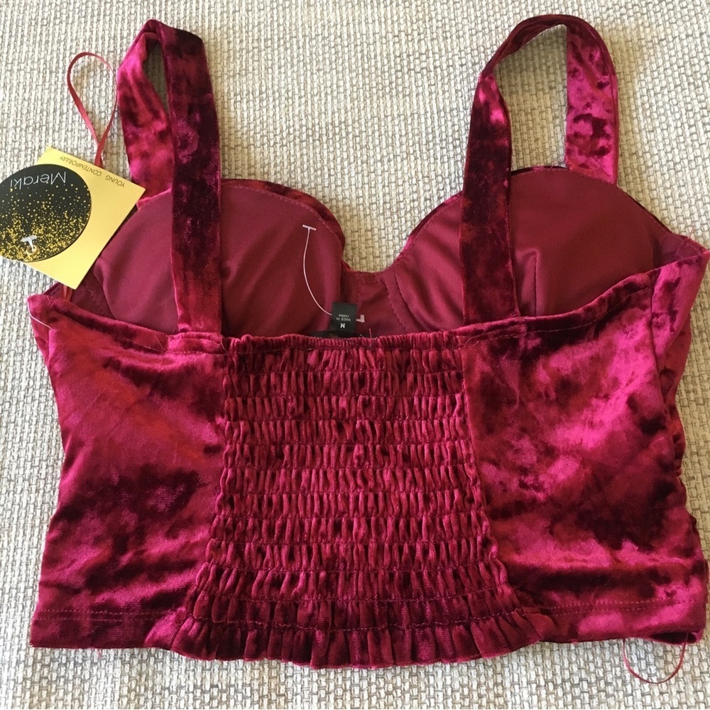 Elegant Red Velvet Women's Top M - Picture 3 of 5